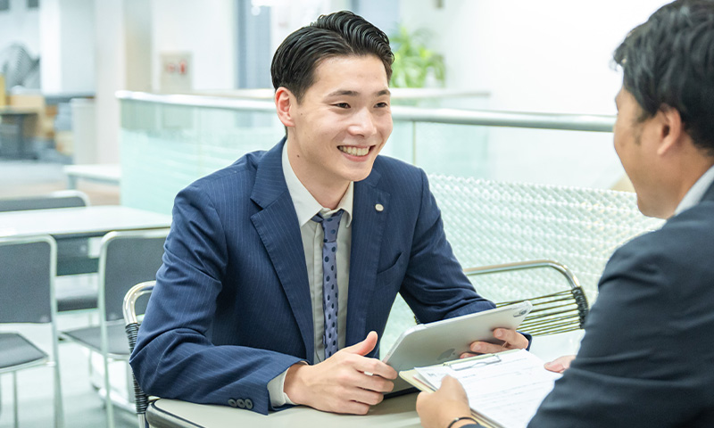 先輩社員インタビュー