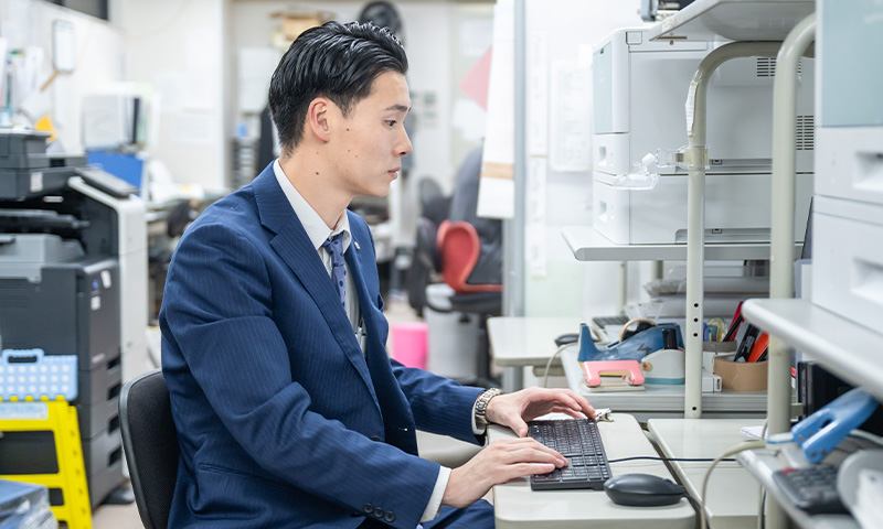 先輩社員インタビュー