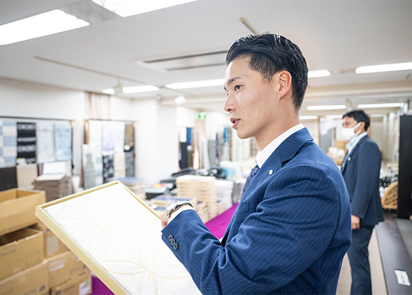 展示販売会当日。現場の最前線へ